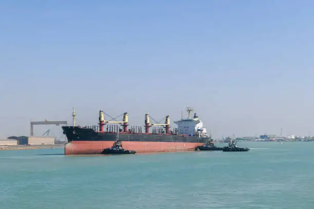 Los buques con bandera iraní siguen en movimiento: lo que indican sus tránsitos